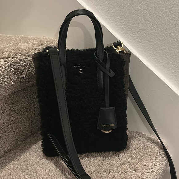 Michael Kors Sinclair Extra-Small Fur Trim Crossbody Bag BROWN/BLK - Picture 4 of 8